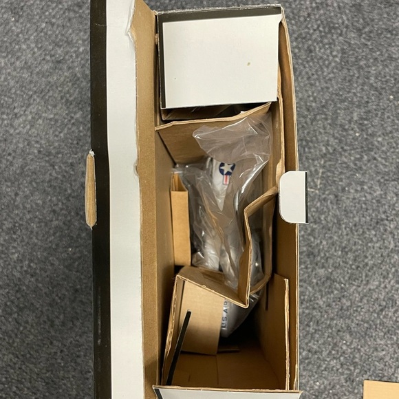 USAF Model Boeing DC 3 Liberty Classics Die Cast Metal collector series Bank NIB - Picture 4 of 4